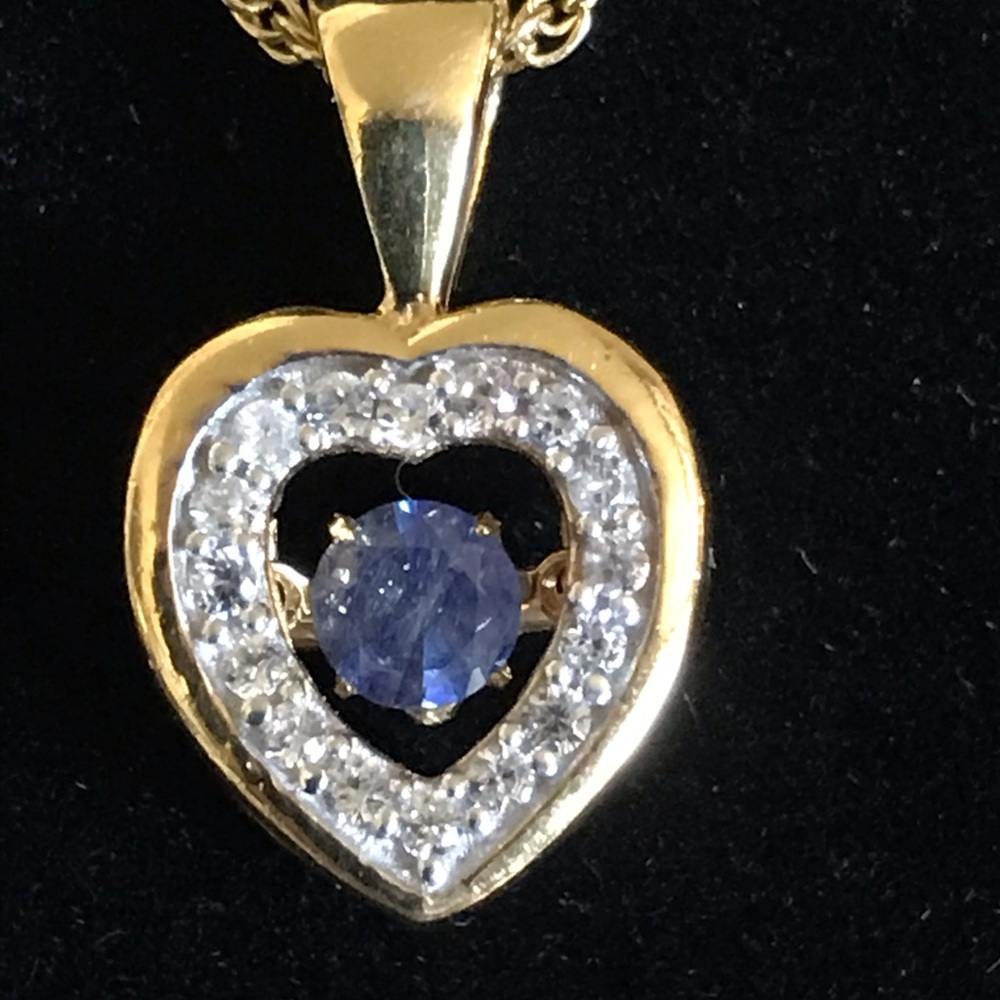 Masoala sapphire beating heart pendant